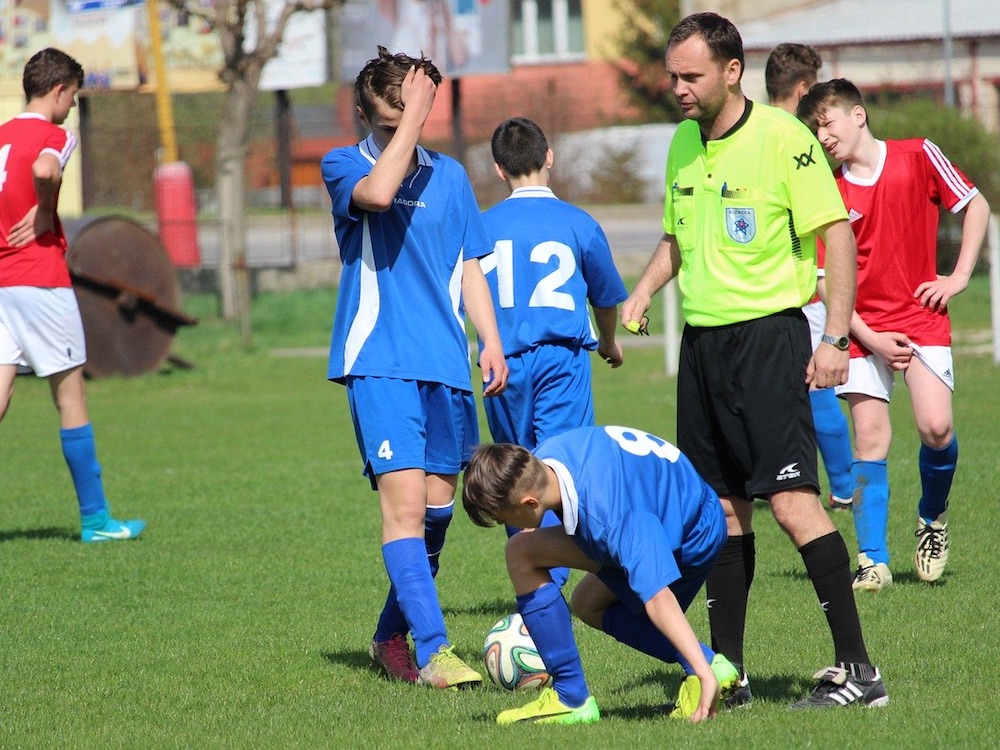 der Schiedsrichterausschuss des Kreisfußballverbandes Westmecklenburg e.V. bildet im März diesen Jahres neue Schiedsrichterinnen und Schiedsrichter aus und möchte möglichst viele für den Job an der Pfeife gewinnen