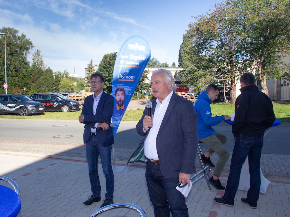 Seit fünf Jahren engagieren sich die Stadtwerke Schwerin für den Glasfaserausbau in der Landeshauptstadt. Durch die jahrelange Erfahrung in der Planung, Errichtung und dem Betrieb von Leitungsnetzen ist das kommunale Unternehmen ein kompetenter Partner au