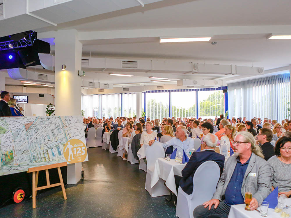 Sanitätshaus Hofmann hat mit mehr als 250 Gästen sein 125. Firmenjubiläum gefeiert