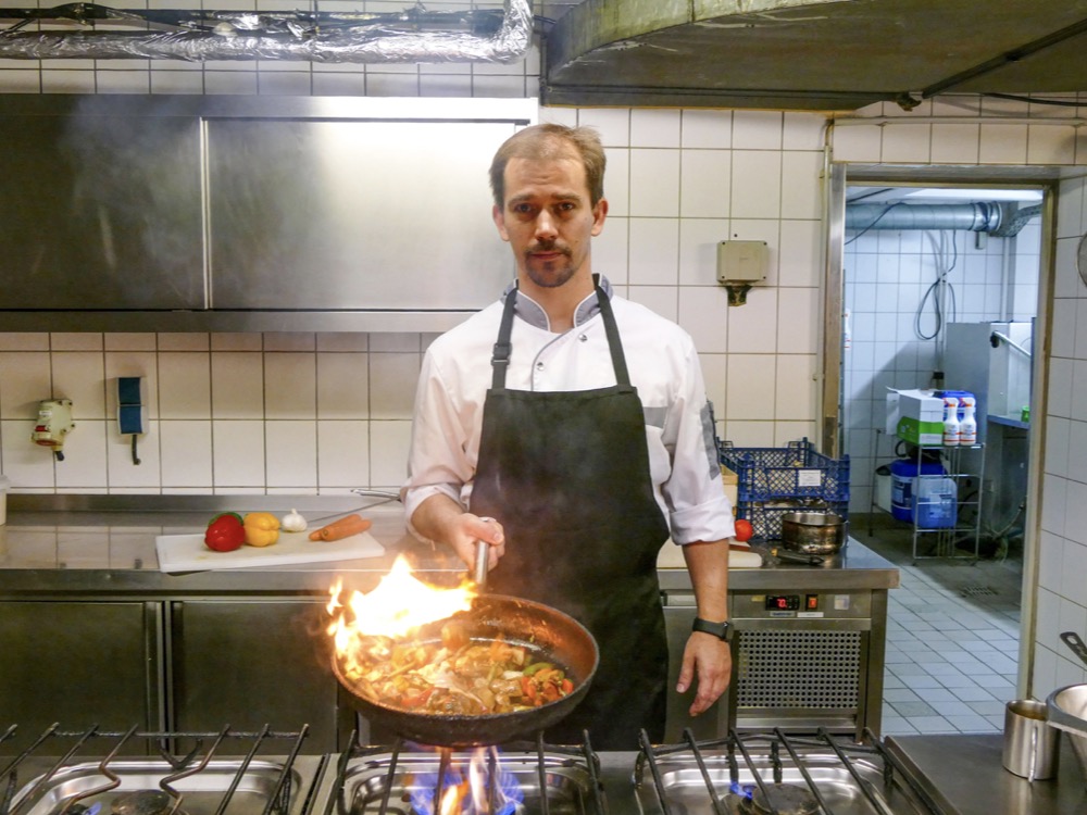 Auch nach zehn Jahren im Altstadtbrauhaus ist Christian Messe noch Feuer und Flamme