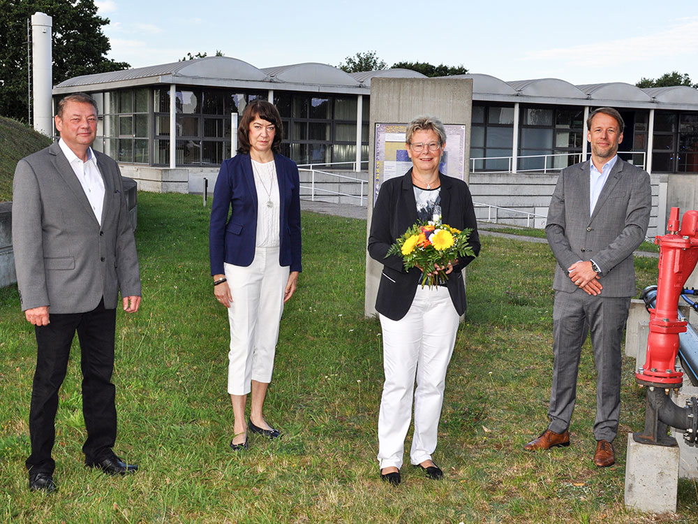 Ein hohes Maß an Wertschätzung, welches Beate Bürger entgegengebracht wird, galt immer ihrer Persönlichkeit. Es war nie den vielen Positionen gezollt, die sie in 33 Jahren beruflicher Tätigkeit in der Wasserwirtschaft inne hatte.